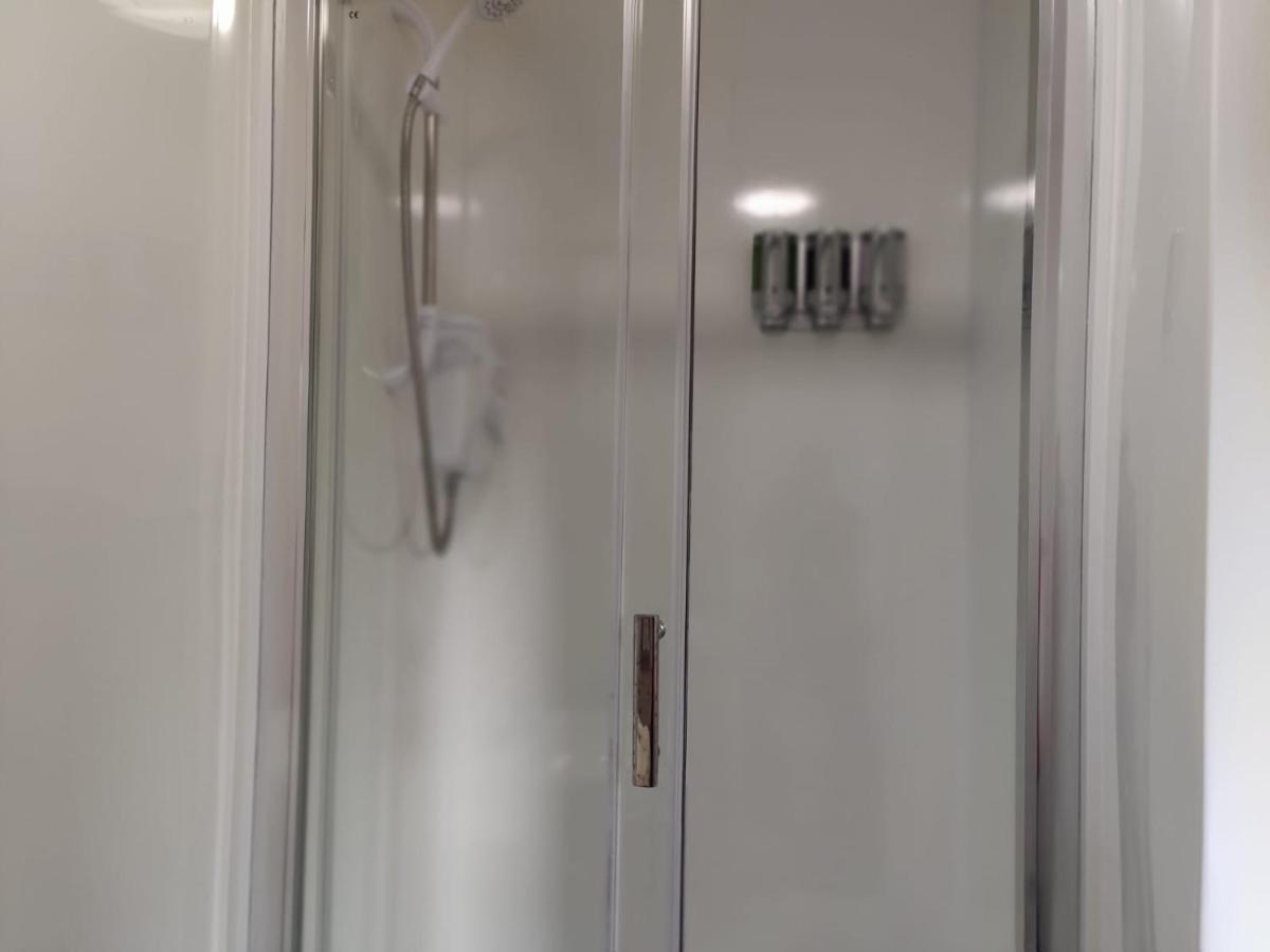 Double Ensuite Rooms Swansea Zewnętrze zdjęcie